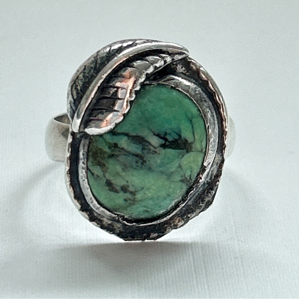 Vintage Southwestern Turquoise Sterling Silver Ring - Picture 5 of 12